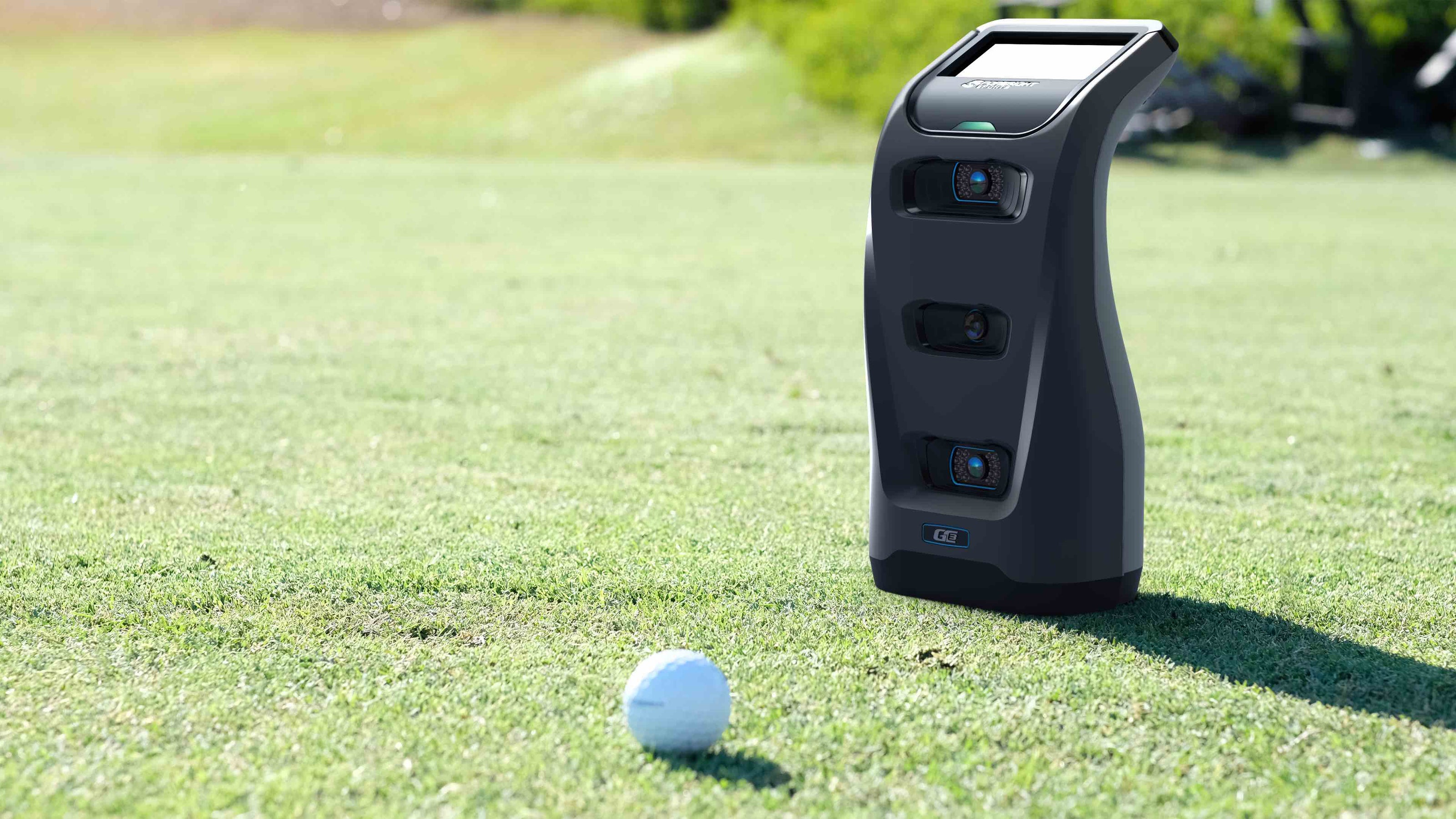 home-golf-simulator-foresightsports-foresight